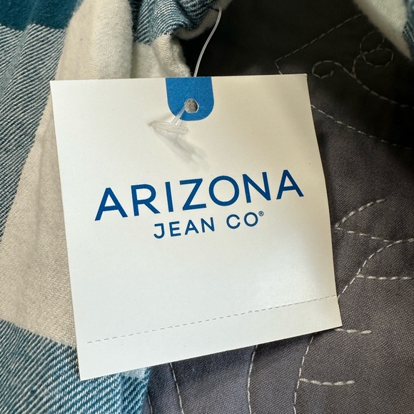 Arizona Men’s Blue Coral Plaid Button Down Flannel Shirt NWT Size Medium - Picture 4 of 8